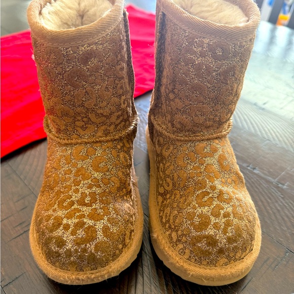 UGG Other - UGG Girls classic II leopard suede kids boot SIZE 10